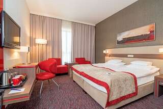 Отель Hotel Szafran Челядзь Двухместный номер бизнес-класса с 1 кроватью или 2 отдельными кроватями-3