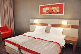Отель Hotel Szafran Челядзь Стандартный двухместный номер с 1 кроватью или 2 отдельными кроватями-5