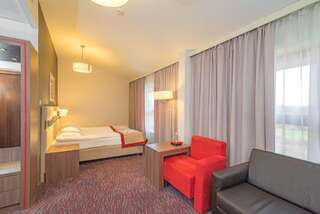 Отель Hotel Szafran Челядзь Двухместный номер Делюкс с 1 кроватью или 2 отдельными кроватями-4